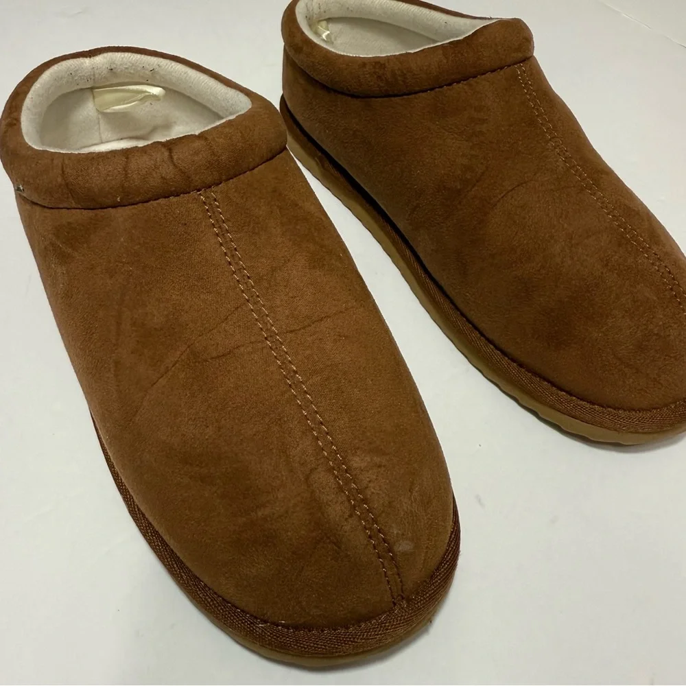 Old Navy Kids Size XXL (5Y-6Y) Cozy Brown Slip-On Clog Slippers